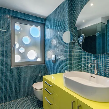 Villa Dia's Blue 8 Bedrooms Seafront