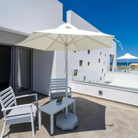 Villa Dia's Blue 8 Bedrooms Seafront Gournes Gouvon