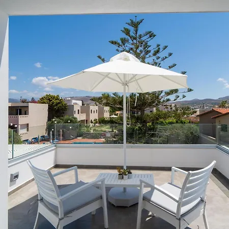 Dia's Blue 8 Bedrooms Seafront *